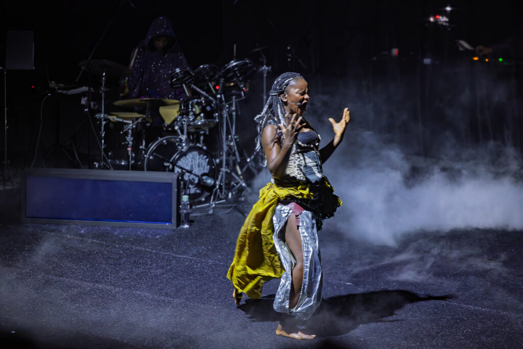Wild Woman Part I: The Bone Collector @Cultura Nova - (c) Luc Lodder