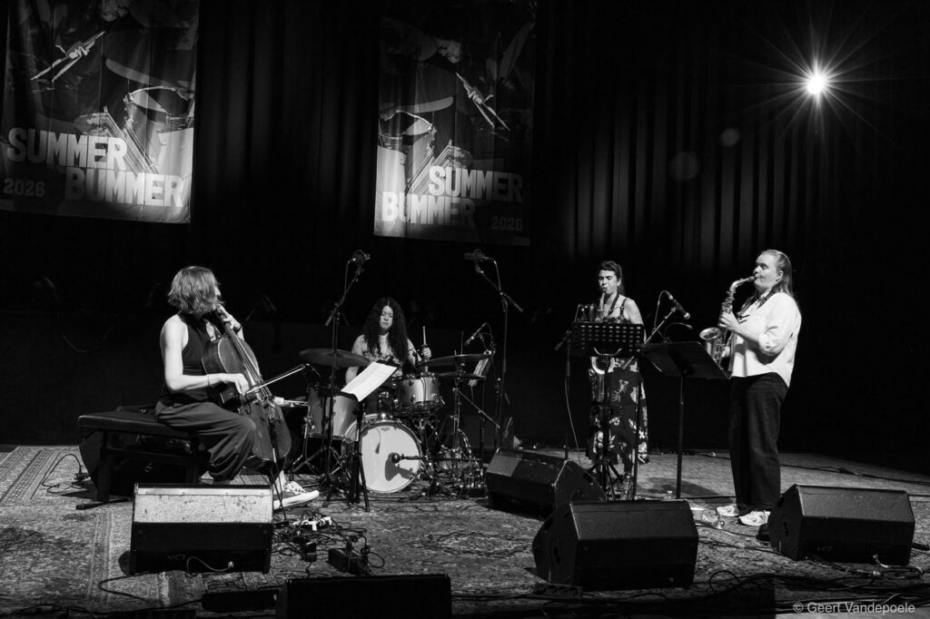 DaughterDaughter @Summer Bummer - (c) Geert Vandepoele
